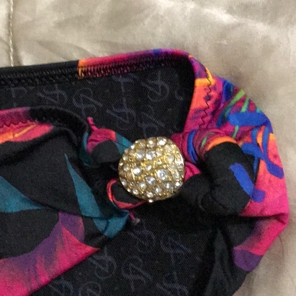 VS Expensive Line Swimsuit - Picture 3 of 8